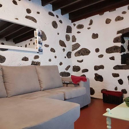 Join Our Relaxed House Near The Beach - Mosteiros Mosteiros  Esterno foto
