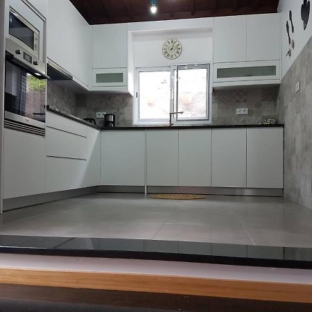 Join Our Relaxed House Near The Beach - Mosteiros Mosteiros  Esterno foto