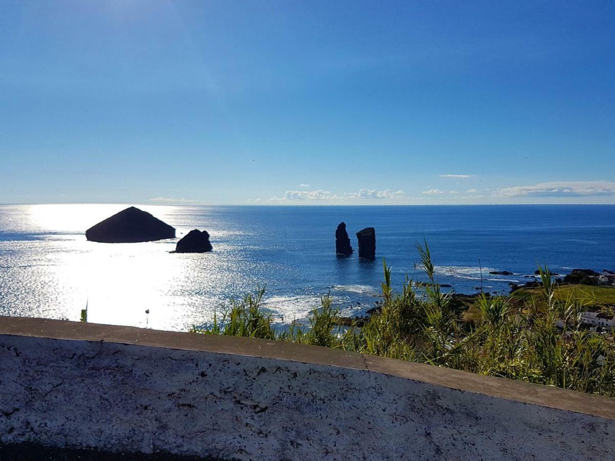 Join Our Relaxed House Near The Beach - Mosteiros Mosteiros  Esterno foto