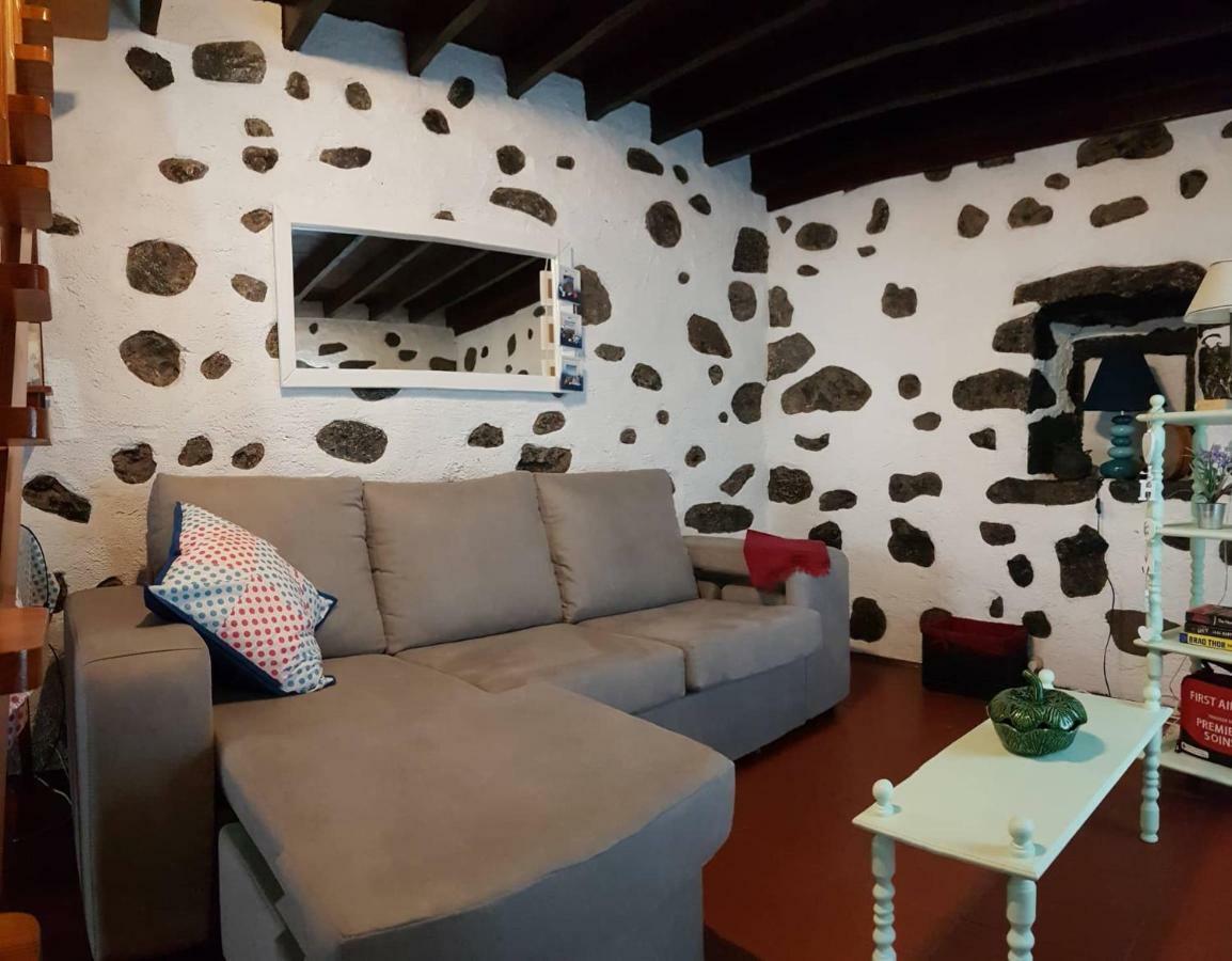 Join Our Relaxed House Near The Beach - Mosteiros Mosteiros  Esterno foto