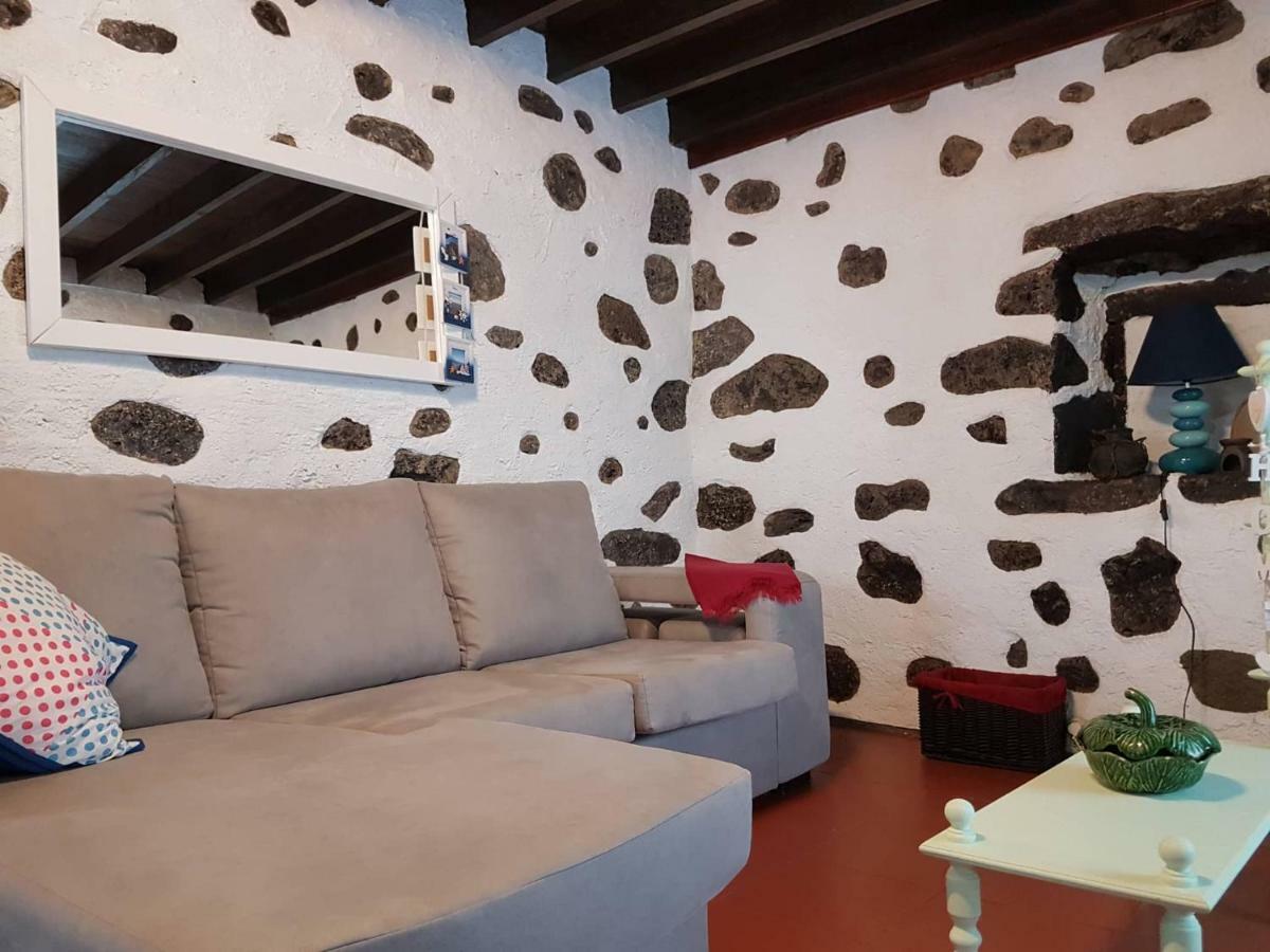 Join Our Relaxed House Near The Beach - Mosteiros Mosteiros  Esterno foto